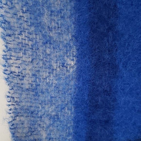 Winklemans made in England mohair and wool blend blue fringe scarf - Picture 5 of 6
